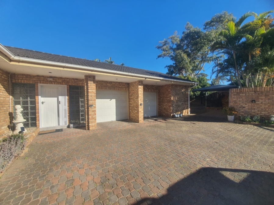 To Let 4 Bedroom Property for Rent in Beacon Bay Eastern Cape